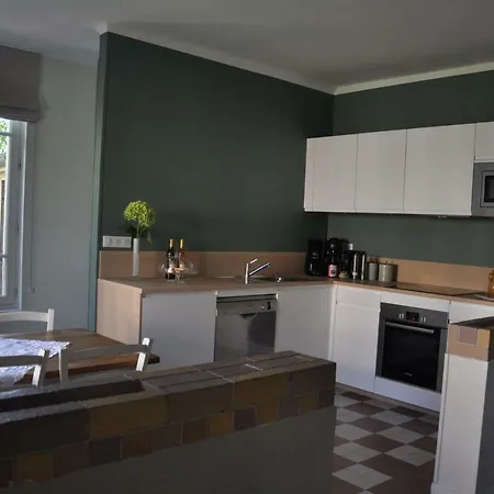 Paris Riverside Guest house *