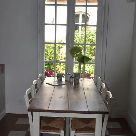 招待所 巴黎河滨旅馆 4*